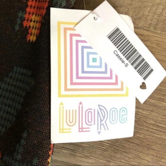 LuLaRoe Cassie Skirt Small Brown Pixel Rose Floral Print Stretch Pencil NWT - Picture 6 of 8